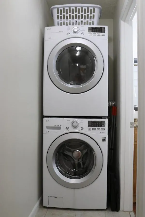 Hidden Sapphire-Apartment With Kitchen And Laundry Lakeland 0*,  United States
