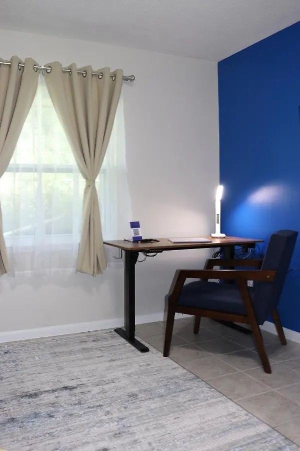Apartment Hidden Sapphire-Apartment With Kitchen And Laundry Lakeland