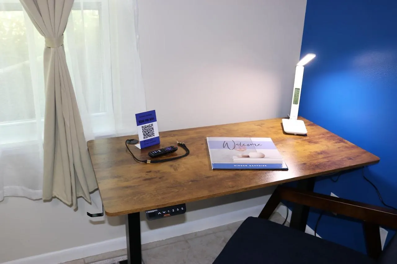 Hidden Sapphire-Apartment With Kitchen And Laundry Lakeland